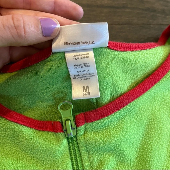 5/$25 Adults Medium Kermit the Frog Footie Onesie Sleeper Pjs Pyjamas Muppets - Picture 7 of 15